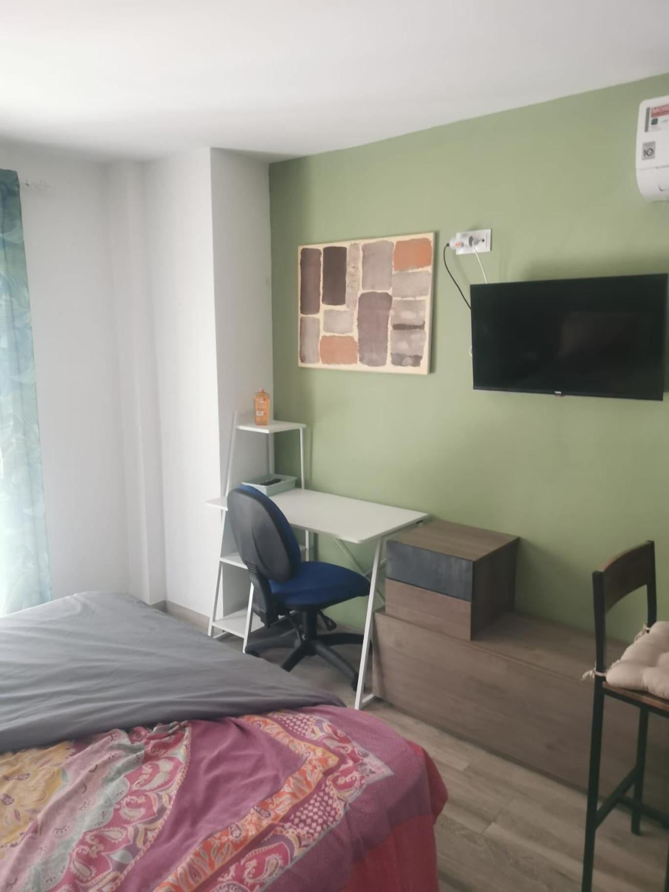 شقة Casa Hombre Blanco مالقة المظهر الخارجي الصورة